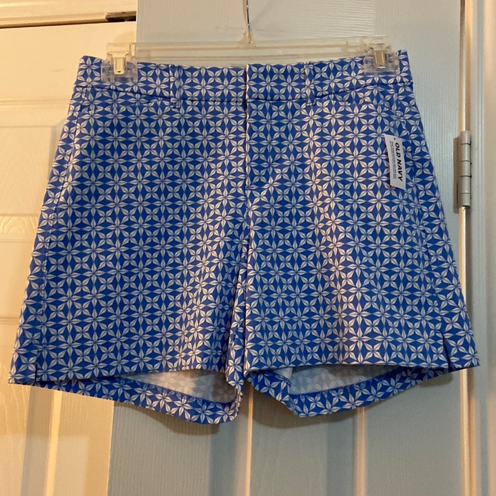 NWT Old Navy blue pixie shorts. Size 6. 15” across waist & 5” inseam.
